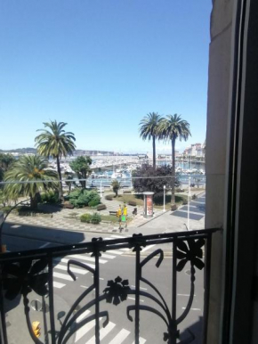 Inmejorable en el Puerto Deportivo a 1 minuto de la playa. Pleno centro